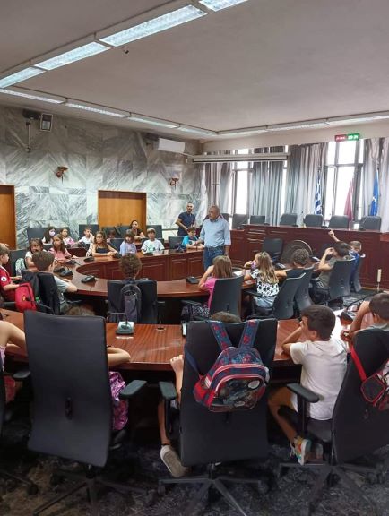 Γιορτή για τη λήξη της “κατασκήνωσης στην πόλη”