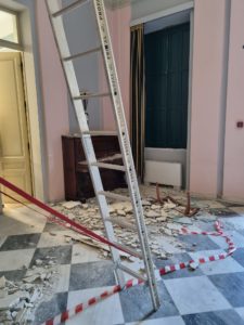 Πτώση τμήματος οροφής στο Δημαρχείο Ανατολικής Σάμου