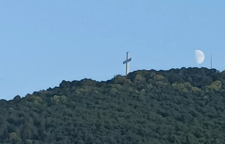 Φλώρινα: Λατρευτικές εκδηλώσεις στο εξωκλήσι του Σταυρού στον Λόφο του Αγίου Παντελεήμονα