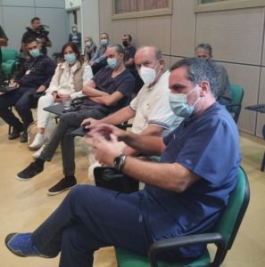 Στις Σέρρες ο Γ. Βαρουφάκης: “Θέλουν να γίνει real estate το Νοσοκομείο” – Συνάντηση με τον πρόεδρο των εργαζόμενων