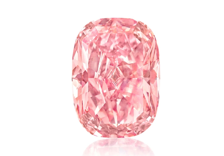 Χονγκ Κονγκ: Σπάνιο ροζ διαμάντι πουλήθηκε έναντι 57,7 εκατ. δολαρίων