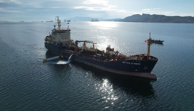 Στο Κερατσίνι «έδεσε» το νέο αντιρρυπαντικό σκάφος «AKTEA II OSRV» – Έχει πεδίο ευθύνης το Αιγαίο