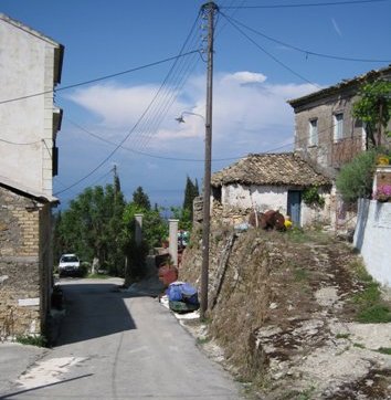 Σπίτια κινδυνεύουν απο την διάβρωση του εδάφους