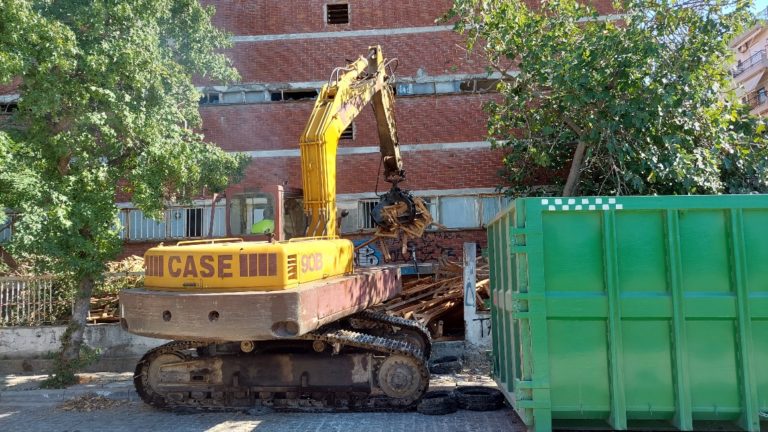 Θεσσαλονίκη: Απομεινάρια της χρυσής εποχής του καπνού στο κόκκινο καπνομάγαζο