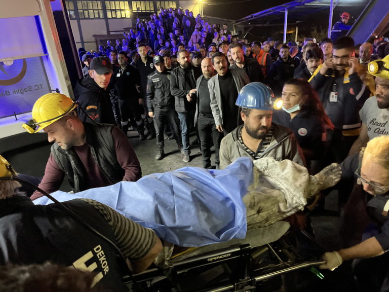 Τουλάχιστον 28 νεκροί από έκρηξη σε ανθρακωρυχείο στην Τουρκία –  Προσπάθειες για απεγκλωβισμό εργατών