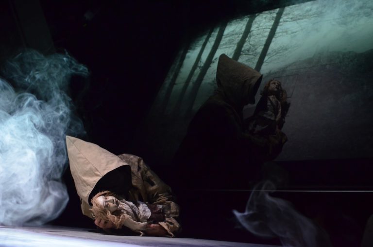 Καλαμάτα: Η παράσταση κούκλας “Ρεμπέτικο” στην Κεντρική Σκηνή του ΔΗ.ΠΕ.ΘΕ.Κ.