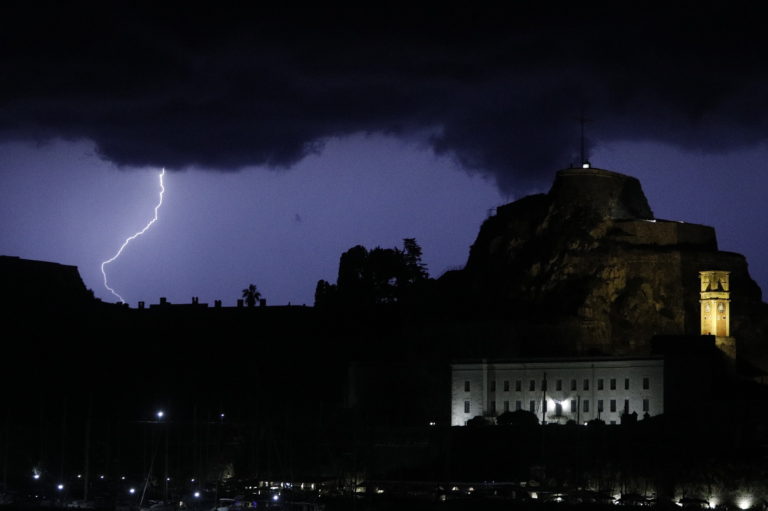 Έκτακτο δελτίο επιδείνωσης του καιρού: Έρχονται καταιγίδες και χαλάζι