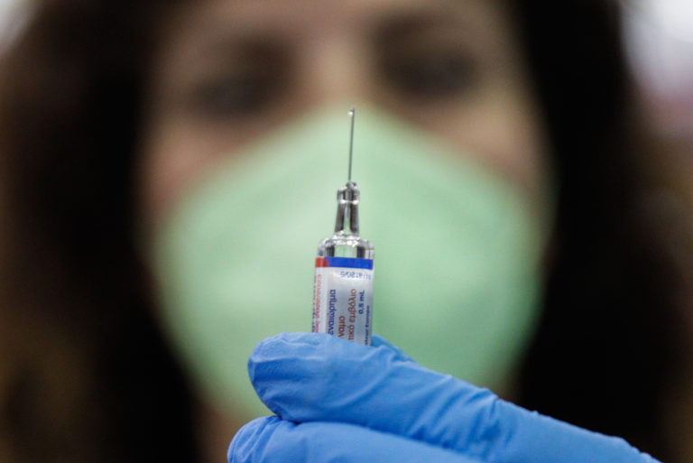 Αντιγριπικός εμβολιασμός: Στους 601.702 οι πολίτες που έχουν εμβολιαστεί