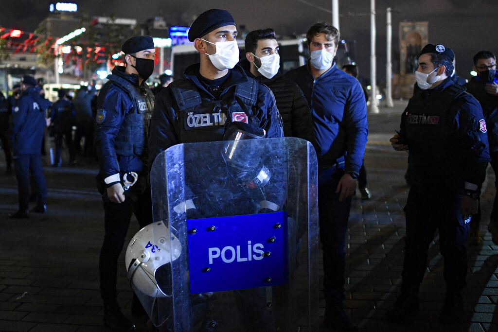 Τρία χρόνια φυλακή για «διασπορά ψευδών ειδήσεων» προβλέπει νόμος στην Τουρκία – Ανησυχία από ΟΗΕ