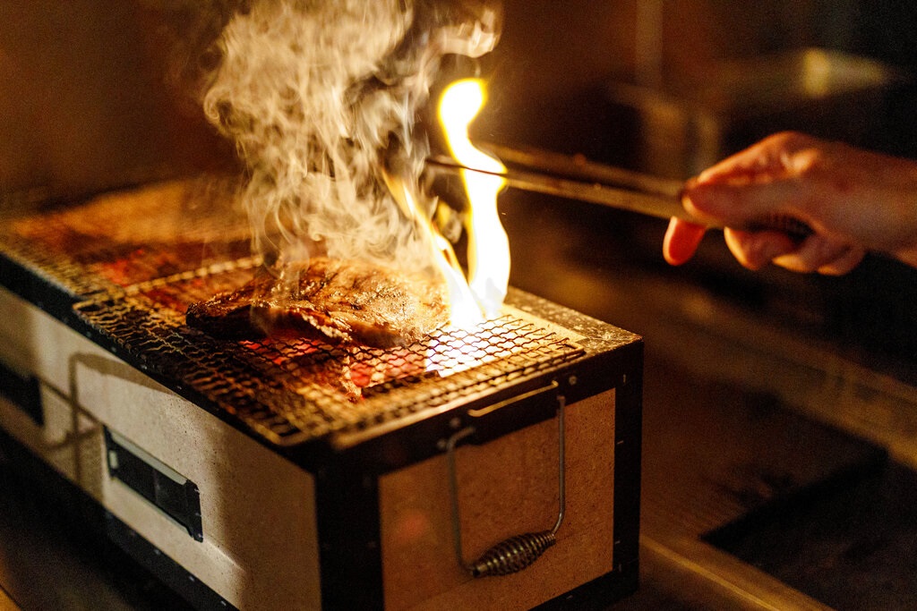 Αλυσίδα εστιατορίου βάζει «καπέλο» 1 ευρώ στους πελάτες λόγω του ενεργειακού κόστους