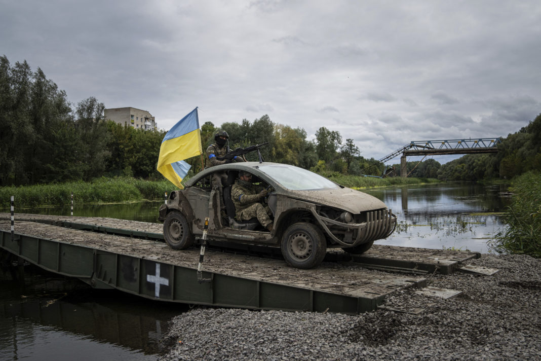 Όλαφ Σολτς – Τζο Μπάιντεν: Να αποσύρει ο Πούτιν τις ρωσικές δυνάμεις από ολόκληρη την Ουκρανία