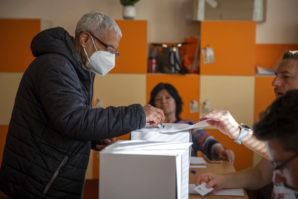 Κάλπες σε Βραζιλία, Βοζνία – Ερζεγοβίνη, Βουλγαρία και Λετονία – Πόλωση εν αναμονή των αποτελεσμάτων