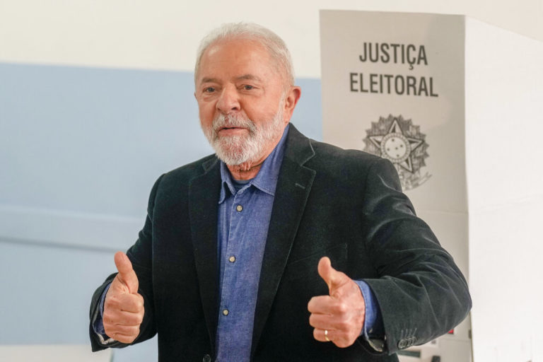 Βραζιλία: Νίκη για τον Λούλα με 51% δείχνουν τα πρώτα αποτελέσματα