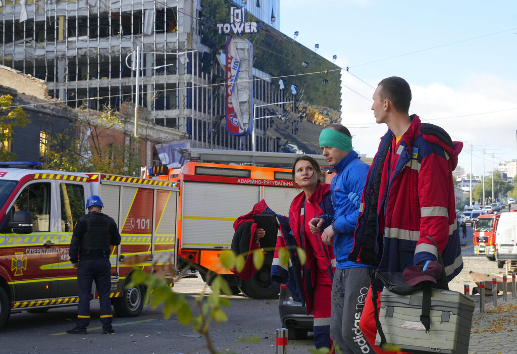 Νεκροί και τραυματίες από ρωσικά αντίποινα με μπαράζ επιθέσεων σε Κίεβο και άλλες πόλεις