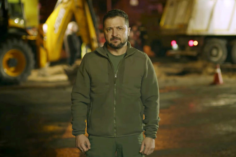 «Το συμπέρασμα της ΙΑΕΑ είναι ξεκάθαρο: Δεν υπάρχουν στοιχεία ότι η Ουκρανία φτιάχνει «βρόμικες βόμβες», δήλωσε ο Ζελένσκι