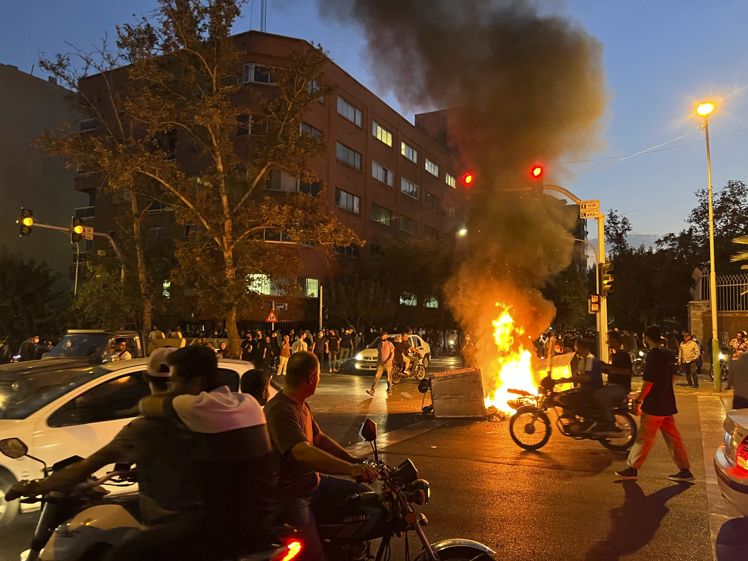 Την αλληλεγγύη τους στις θαρραλέες Ιρανές, εξέφρασαν 12 γυναίκες υπουργοί Εξωτερικών-Καταδίκη αιματηρών καταστολών