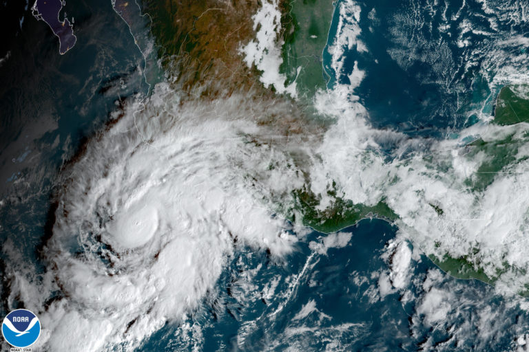 Μεξικό: Τουλάχιστον τρεις νεκρούς και μεγάλες καταστροφές άφησε πίσω της η τροπική καταιγίδα Ρόσλιν