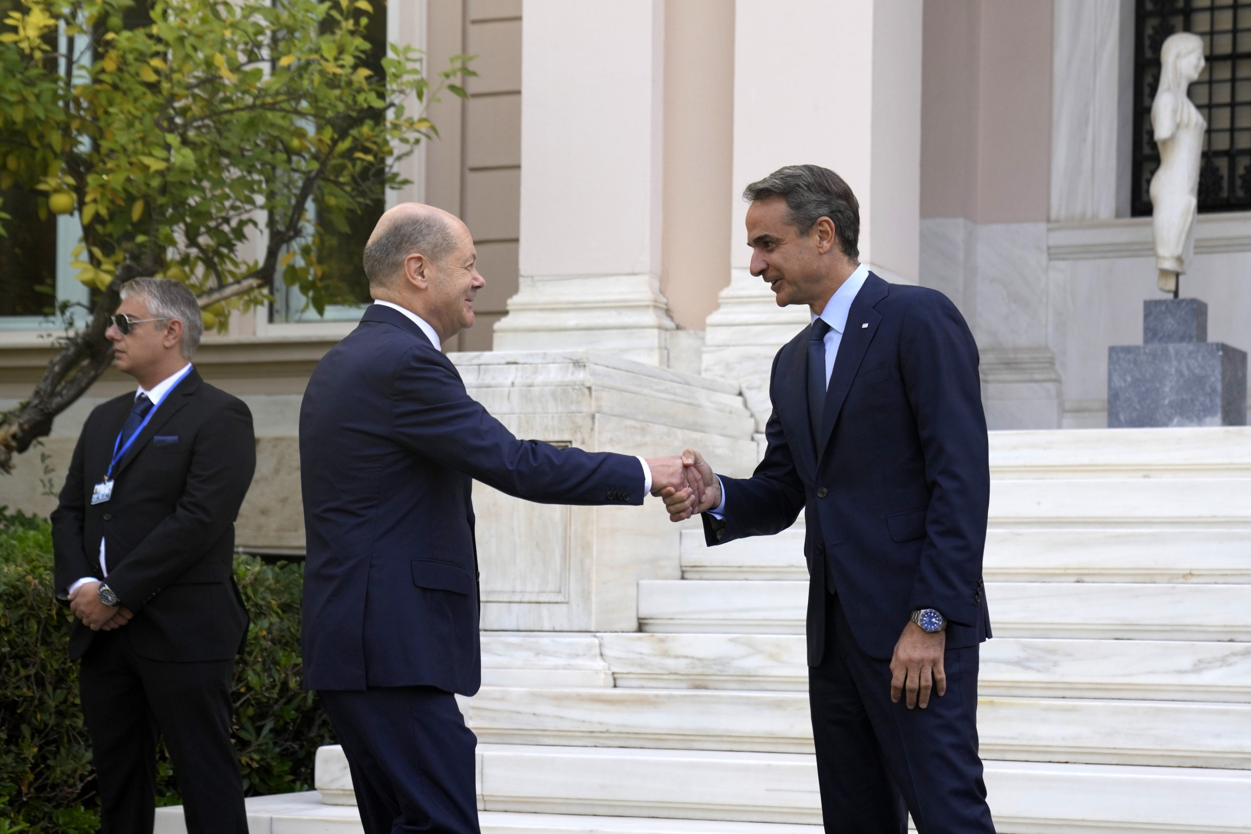 Ιατρίδης για επίσκεψη Σολτς – ελληνογερμανικές σχέσεις: Καλές οι αμυντικές και στρατιωτικές συμφωνίες, αρκεί να τις αξιοποιήσουμε