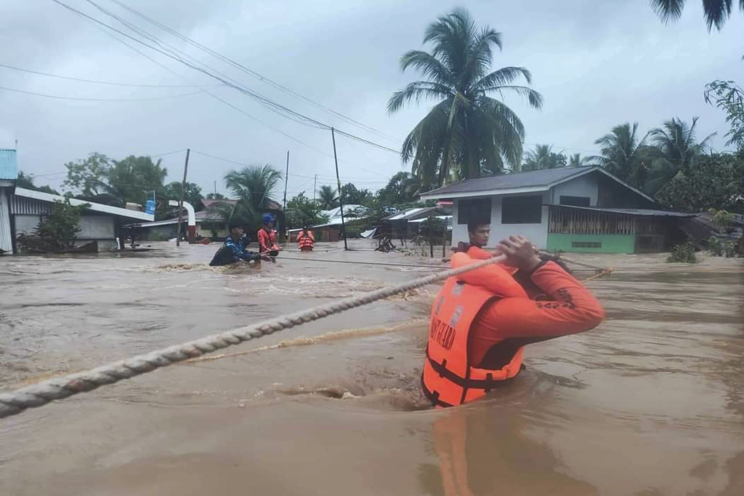Φιλιππίνες: Τουλάχιστον 31 νεκροί από τις πλημμύρες και τις κατολισθήσεις 