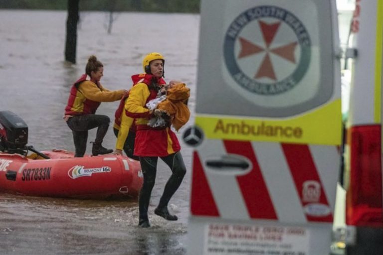 Αυστραλία: Νέες σφοδρές βροχοπτώσεις – Χιλιάδες στα νοτιοανατολικά απομακρύνονται απο τα σπίτια τους