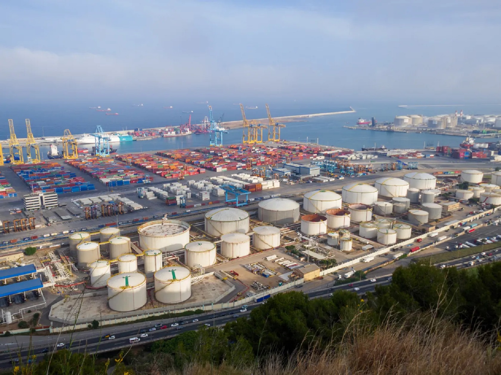 Ισπανία: Συνωστισμός δεξαμενόπλοιων με υγροποιημένο αέριο – Προβλήματα στην εκφόρτωση του