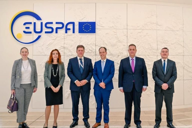 Μ. Βαρβιτσιώτης από Πράγα: Η Ευρώπη πρωτοπορεί στο διάστημα