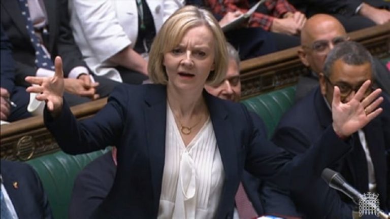 Χάος στην κυβέρνηση της Βρετανίας – Πρωτοφανείς σκηνές στην Βουλή (video)