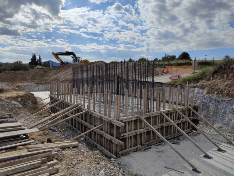 Σε εξέλιξη η κατασκευή της νέας οδογέφυρα στον Ξηριά