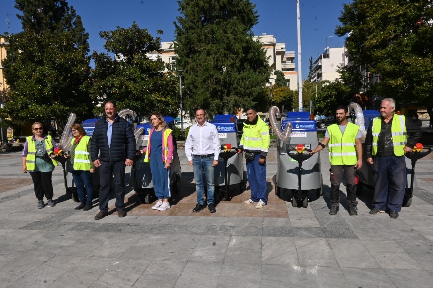 Δήμος Σερρών: Παραλαβή πέντε νέων ηλεκτροκίνητων αναρροφητικών χειραμαξιδίων