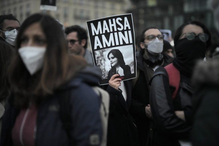 Ιράν: Τον Βρετανό πρεσβευτή κάλεσε η Τεχεράνη  για τα «παρεμβατικά σχόλια» του ΥΠΕΞ της Βρετανίας
