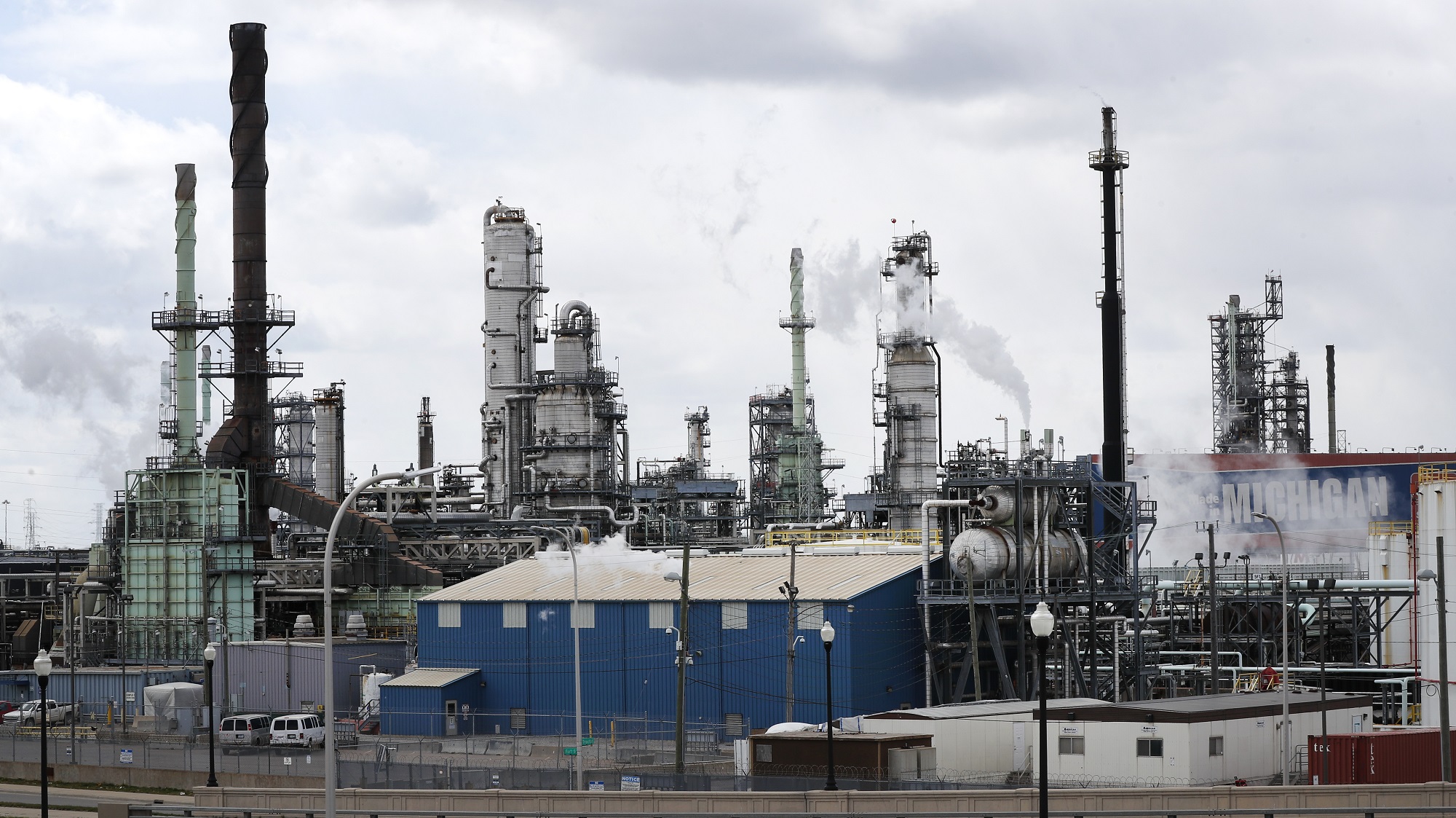 ΟΠΕΚ+: Συζητήσεις για μείωση της ημερήσιας παραγωγής πετρελαίου ως 2 εκατομμύρια βαρέλια- Αντίθετη η Ουάσιγκτον