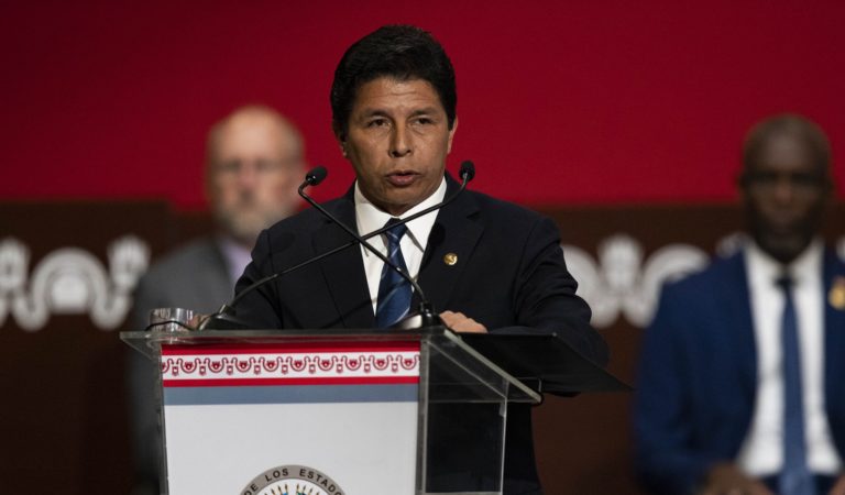 Περού: Το Κογκρέσο «κόβει τα φτερά» στον πρόεδρο Καστίγιο για ταξίδι στην Ευρώπη και το Βατικανό