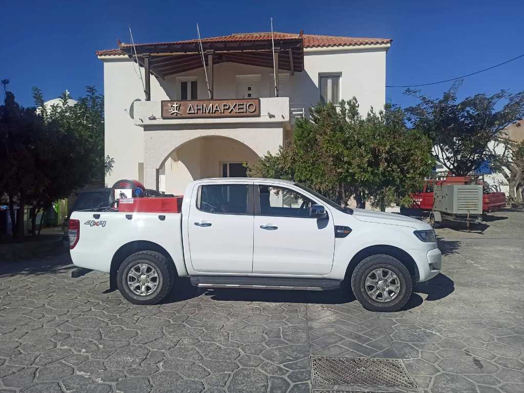 Πυροσβεστικό όχημα 4Χ4 μέσω δωρεάς στην Πολιτική Προστασία στα Ψαρά Πυροσβεστικό όχημα 4Χ4 μέσω δωρεάς στην Πολιτική Προστασία στα Ψαρά