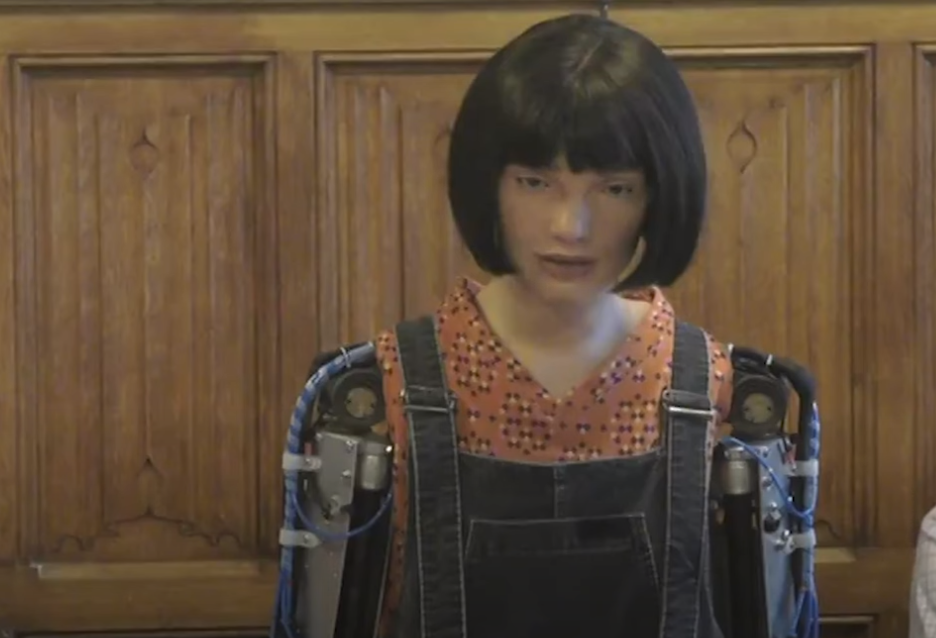 Ai-Da: Ανθρωπόμορφο ρομπότ – καλλιτέχνης μίλησε για πρώτη φορά στο βρετανικό κοινοβούλιο (video)