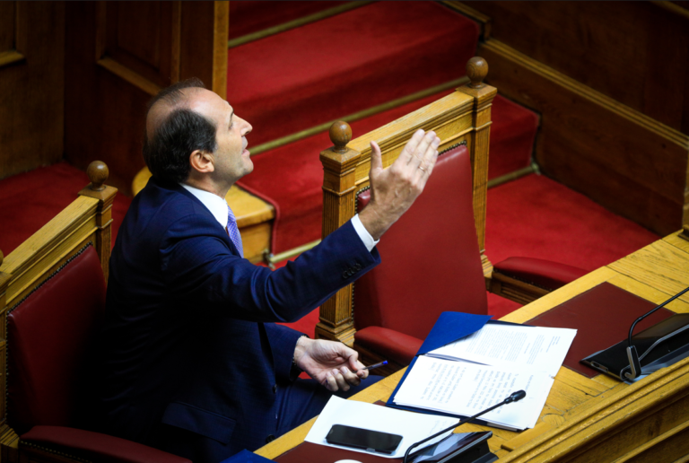 Βουλή: Ψηφίστηκε η Σύμβαση Ελλάδας-Γαλλίας για την εξάλειψη της διπλής φορολογίας
