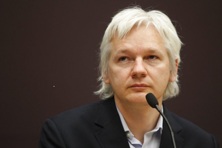 Θετικός στον κορονοϊό ο ιδρυτής των WikiLeaks, Τζούλιαν Ασάνζ