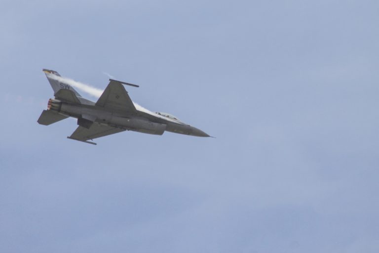 ΗΠΑ: Να διατηρηθεί η τροπολογία για τα F-16, ζητά ο βουλευτής Κρις Πάπας