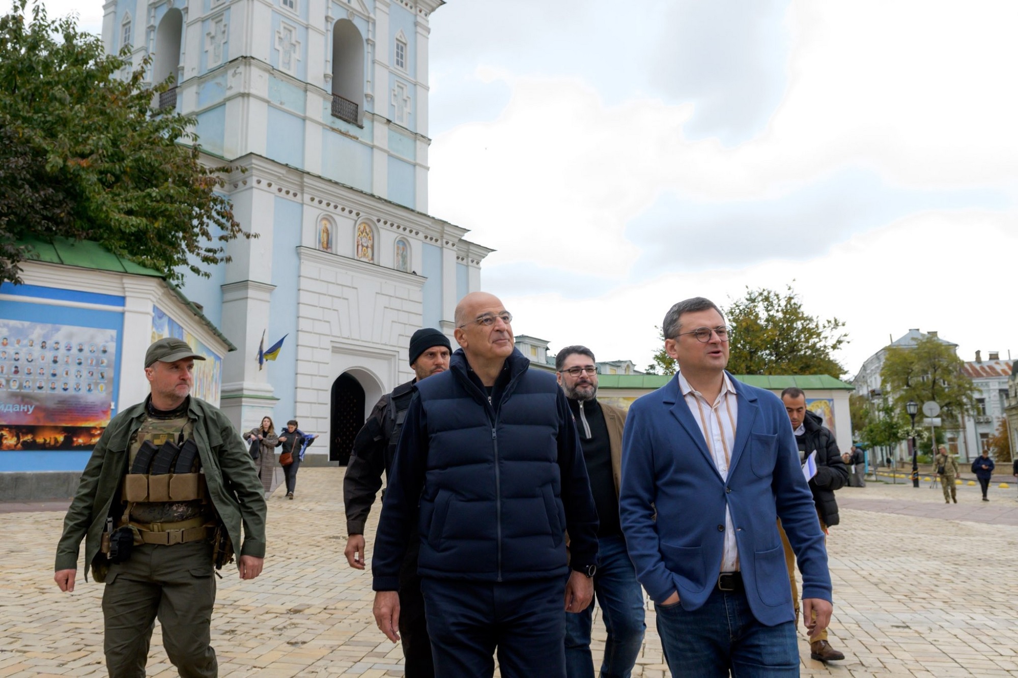 Στο Κίεβο ο Νίκος Δένδιας – Από το καταφύγιο η συνέντευξη Τύπου με τον Ουκρανό ομόλογό του