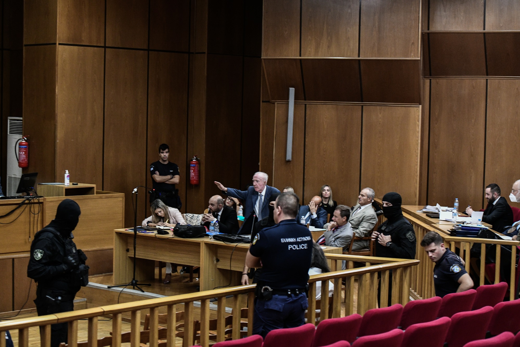 Δίκη Χρυσής Αυγής: Παρέμβαση του ΔΣΑ για τον ναζιστικό χαιρετισμό συνηγόρου υπεράσπισης