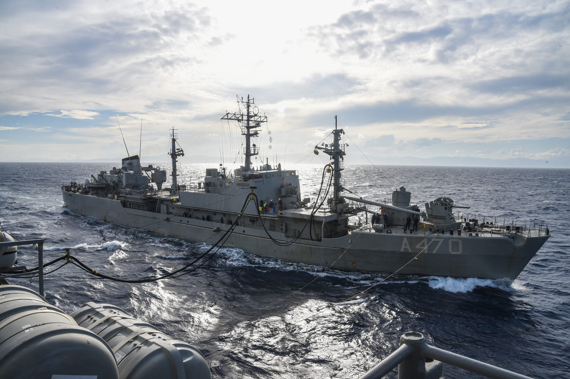 Επιχειρήσεις «Λόγχη 3/22» και «Αναγνώριση Ακτών»: Εκπαίδευση μονάδων του Πολεμικού Ναυτικού σε Αιγαίο & Μυρτώο – Δείτε φωτογραφίες