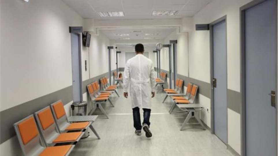 Μεγάλες ελλείψεις στα Νοσοκομεία της Κρήτης: 13.000 εκκρεμή χειρουργεία  – «Έμφραγμα» στις Παθολογικές Κλινικές (ηχητικά)