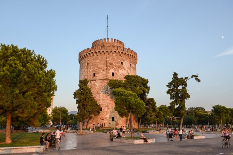 Θεσσαλονίκη: H Πρόεδρος της Δημοκρατίας στις εκδηλώσεις για τον τριπλό εορτασμό (video)