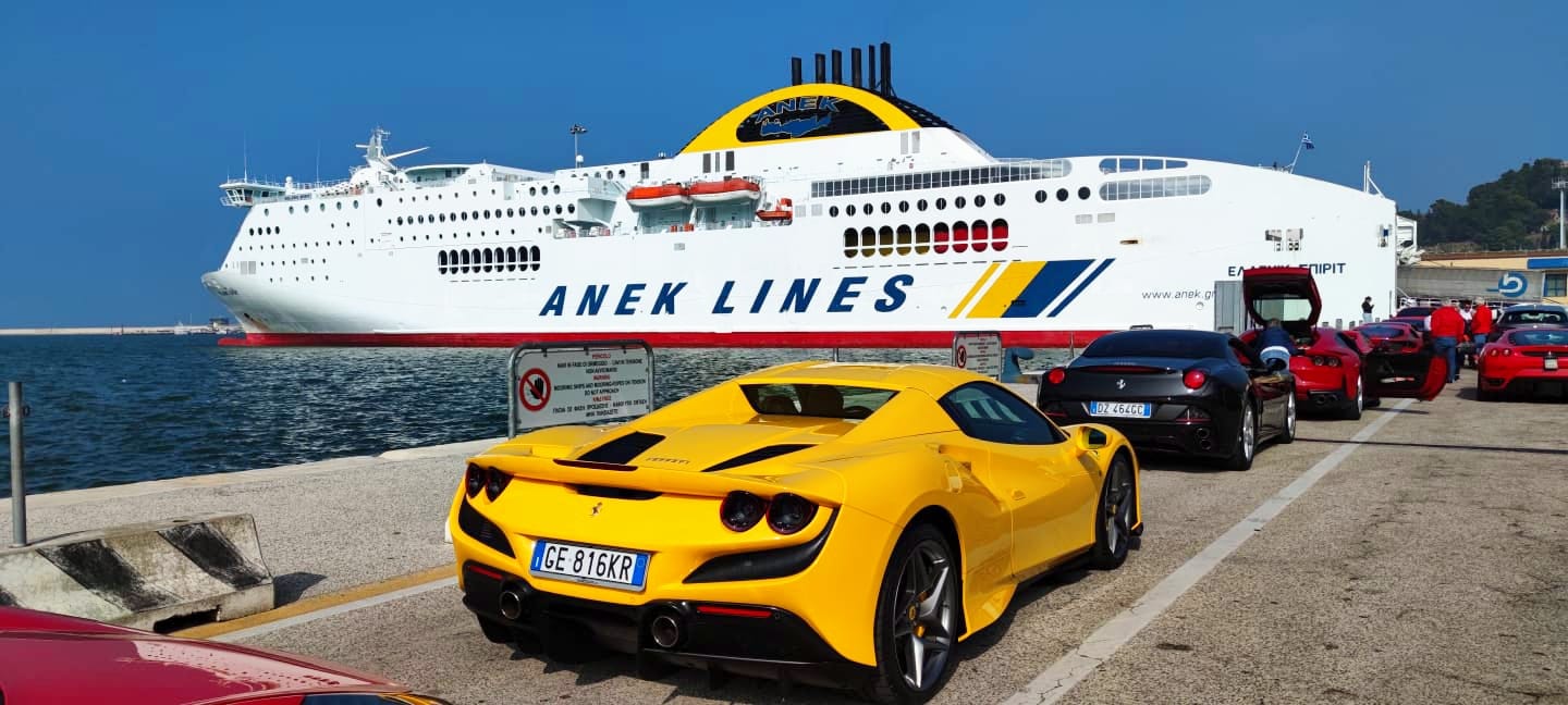 “Απόβαση” Ferrari στο λιμάνι της Ηγουμενίτσας – Θα φτάσουν μέχρι την λίμνη Πλαστήρα