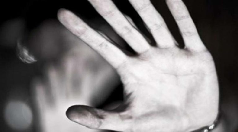 Υπόθεση βιασμού ανηλίκου στην Κρήτη: “Λυτρώθηκα” είναι το μήνυμα που στέλνει ο 15χρονος – Στον εισαγγελέα ο 66χρονος λυράρης