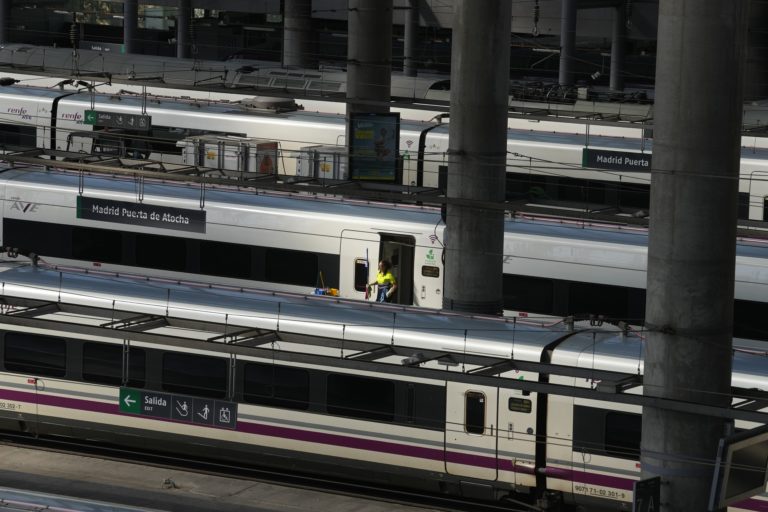 Ισπανία: Οι δωρεάν μετακινήσεις με τρένα & προαστιακό θα ισχύσουν ολόκληρο το 2023