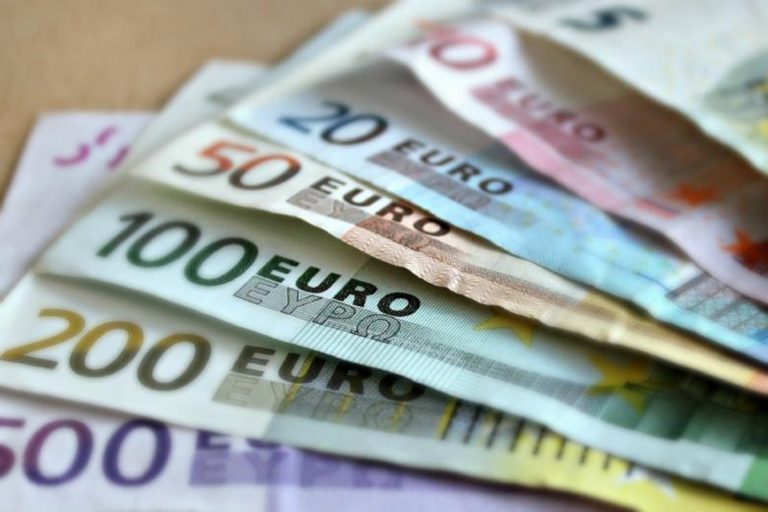 Έλλειμμα 10 δισ. ευρώ στο οκτάμηνο για το ισοζύγιο τρεχουσών συναλλαγών