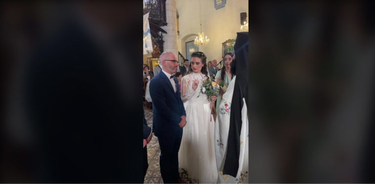 Κύπρος – Viral video: Νύφη μετέφερε στον αγαπημένο της στη νοηματική τα λόγια του ιερέα την ώρα του γάμου τους