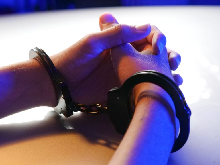 Συνελήφθη 35χρονος σε βάρος του οποίου εκκρεμούσαν καταδικαστικές αποφάσεις για κλοπές