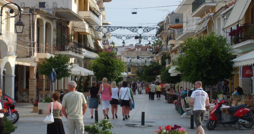 Ζάκυνθος: Τη μείωση του ωραρίου των καταστημάτων αποφάσισε ο Εμπορικός Σύλλογος