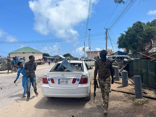 Τρεις νεκροί και οκτώ τραυματίες από την έκρηξη σε ξενοδοχείο στη Σομαλία – Τζιχαντιστές ανέλαβαν την ευθύνη